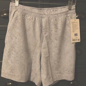 Men’s lululemon pace breaker shorts